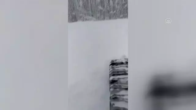 Kamp yaparken kar nedeniyle mahsur kalan 20 kişi kurtarıldı Kamp yaparken kar nedeniyle mahsur kalan 20 kişi kurtarıldı