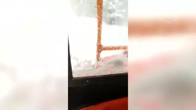 Kamp yaparken kar nedeniyle mahsur kalan 20 kişi kurtarıldı Kamp yaparken kar nedeniyle mahsur kalan 20 kişi kurtarıldı