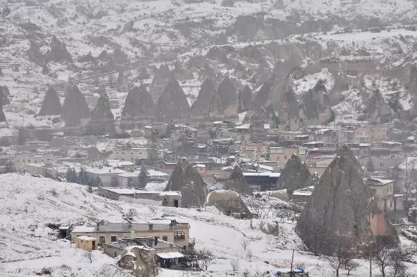 Kapadokya beyaza büründü Kapadokya beyaza büründü