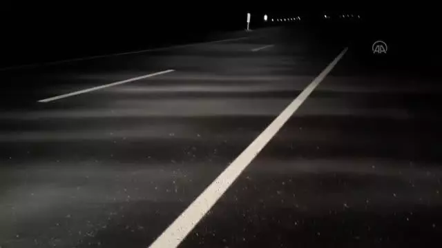 Kar yağışı ulaşımı aksatıyor Kar yağışı ulaşımı aksatıyor
