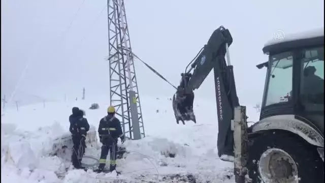 Bin 328 ihbar değerlendirildi, elektrik arıza çalışmalarında sona gelindi Bin 328 ihbar değerlendirildi, elektrik arıza çalışmalarında sona gelindi