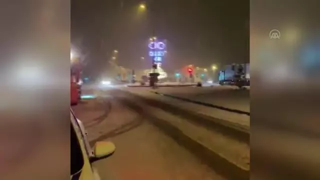 Son dakika haberi... Kar yağışının etkili olduğu Düzce ve Karabük'te kış lastiği denetimleri sürüyor Son dakika haberi... Kar yağışının etkili olduğu Düzce ve Karabük'te kış lastiği denetimleri sürüyor