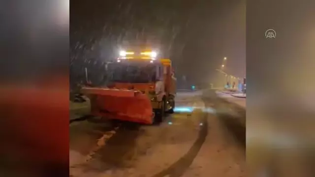 Son dakika haberi... Kar yağışının etkili olduğu Düzce ve Karabük'te kış lastiği denetimleri sürüyor Son dakika haberi... Kar yağışının etkili olduğu Düzce ve Karabük'te kış lastiği denetimleri sürüyor