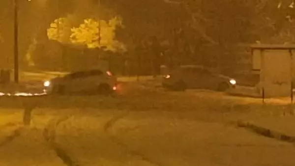 Karlı yolda drift yapan sürücüleri mahalle halkı polise bildirdi Karlı yolda drift yapan sürücüleri mahalle halkı polise bildirdi