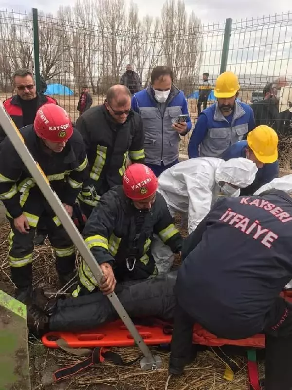 Foseptiğe düşen işçiyi itfaiye kurtardı Foseptiğe düşen işçiyi itfaiye kurtardı