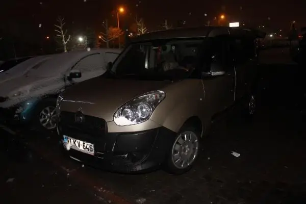 Kayseri'de, polisin 'dur' ihtarına uymayan araçtaki 4 kişiden 2'si yakalandı Kayseri'de, polisin 'dur' ihtarına uymayan araçtaki 4 kişiden 2'si yakalandı