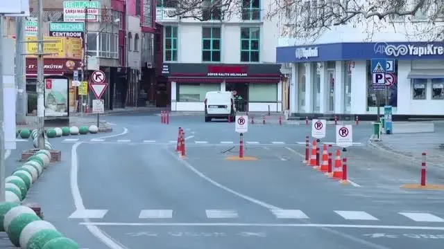 Cadde ve sokaklarda sessizlik hakim Cadde ve sokaklarda sessizlik hakim