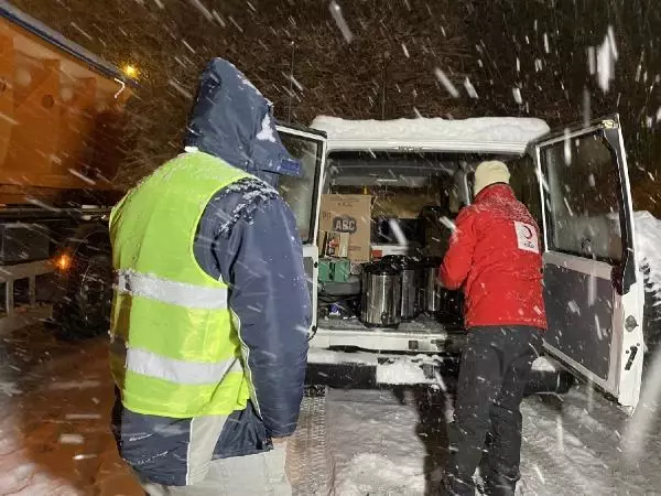 Son dakika haber | Kızılay'dan, Bolu Dağı'nda sıcak ikram Son dakika haber | Kızılay'dan, Bolu Dağı'nda sıcak ikram