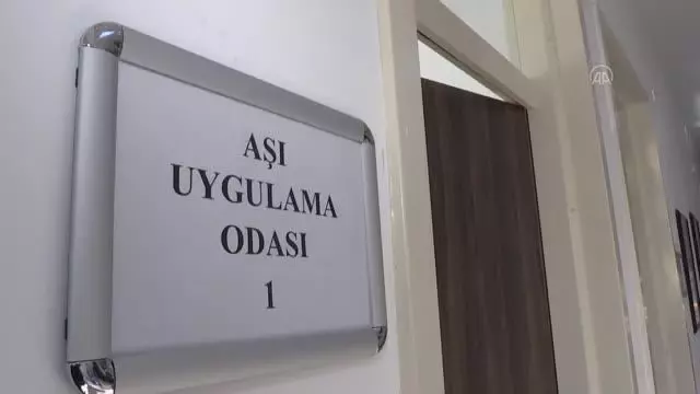 Koronavirüs Bilim Kurulu Üyesi Taşova: 'Herkesin aşılanması rahat bir nefes almamız için imkan sağlayacaktır' Koronavirüs Bilim Kurulu Üyesi Taşova: 'Herkesin aşılanması rahat bir nefes almamız için imkan sağlayacaktır'