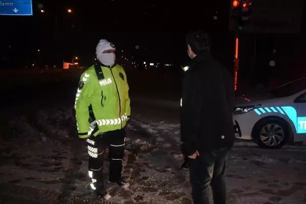Kütahya'da kar, ulaşımı aksattı Kütahya'da kar, ulaşımı aksattı