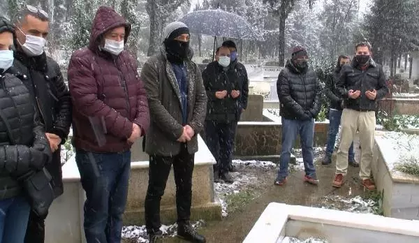 Mehmet Ali Birand mezarı başında anıldı Mehmet Ali Birand mezarı başında anıldı
