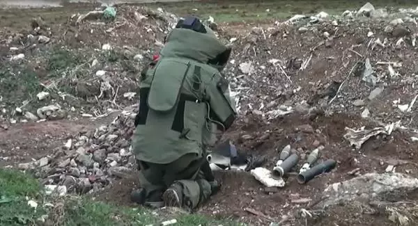 Terör örgütüne yönelik operasyonda havan rampası ve mühimmatı ile patlayıcı ele geçirildi Terör örgütüne yönelik operasyonda havan rampası ve mühimmatı ile patlayıcı ele geçirildi