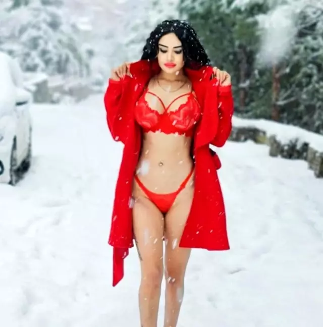 Naz Mila'dan olay pozlar Naz Mila'dan olay pozlar