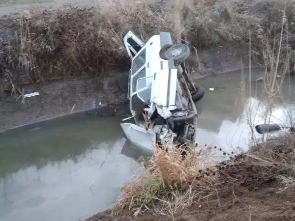 Son dakika haberleri... Otomobil su kanalına uçtu: 1 ölü, 1 yaralı Son dakika haberleri... Otomobil su kanalına uçtu: 1 ölü, 1 yaralı