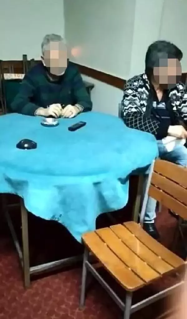 Sokağa çıkma kısıtlamasında kahvehane bodrumunda kumara ceza kesildi Sokağa çıkma kısıtlamasında kahvehane bodrumunda kumara ceza kesildi