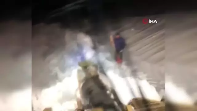 Tekman'da 30 köy yolu ulaşıma kapandı Tekman'da 30 köy yolu ulaşıma kapandı