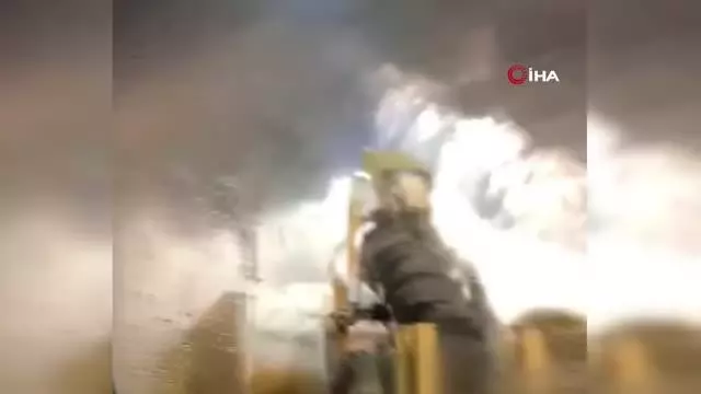 Tekman'da 30 köy yolu ulaşıma kapandı Tekman'da 30 köy yolu ulaşıma kapandı