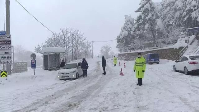 Uludağ'da kar kalınlığı 1 metreye ulaştı Uludağ'da kar kalınlığı 1 metreye ulaştı