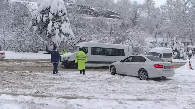 Uludağ'da kar kalınlığı 1 metreye ulaştı Uludağ'da kar kalınlığı 1 metreye ulaştı