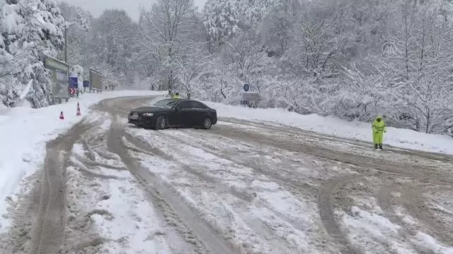 Uludağ'da kar kalınlığı 1 metreye ulaştı Uludağ'da kar kalınlığı 1 metreye ulaştı