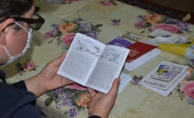 18 yaşındaki Müslüman gence kargoyla İncil gönderildi, aile şaşkına döndü: Sen mi sipariş verdin? 18 yaşındaki Müslüman gence kargoyla İncil gönderildi, aile şaşkına döndü: Sen mi sipariş verdin?