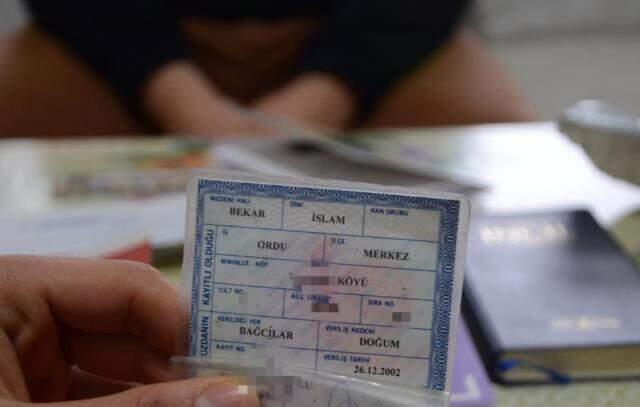 18 yaşındaki Müslüman gence kargoyla İncil gönderildi, aile şaşkına döndü: Sen mi sipariş verdin? 18 yaşındaki Müslüman gence kargoyla İncil gönderildi, aile şaşkına döndü: Sen mi sipariş verdin?