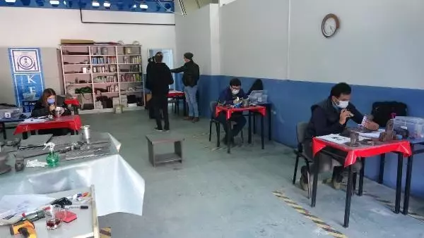 21 günlük eğitimle iş sahibi oluyorlar 21 günlük eğitimle iş sahibi oluyorlar