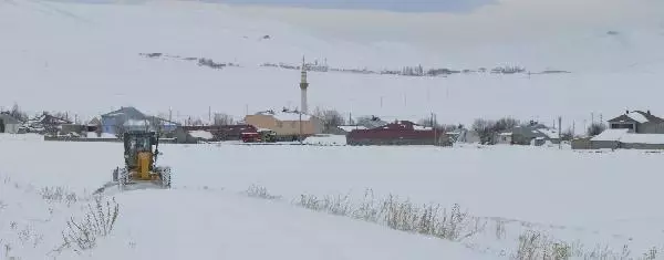 Ağrı'da kar ve tipi etkili oldu Ağrı'da kar ve tipi etkili oldu
