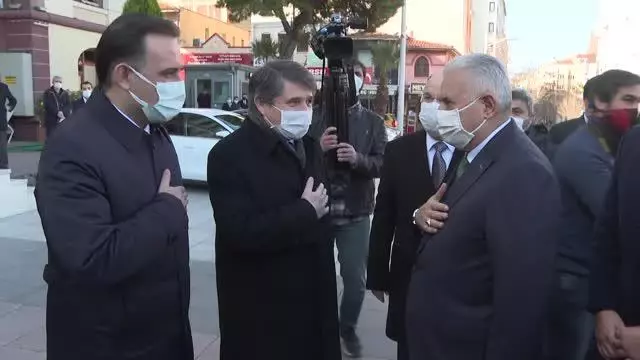 AK Parti İzmir Milletvekili Binali Yıldırım, Manisa Valiliği'ni ziyaret etti AK Parti İzmir Milletvekili Binali Yıldırım, Manisa Valiliği'ni ziyaret etti
