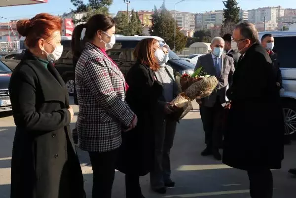 AK Parti'li Özhaseki: CHP'li büyükşehir belediyeleri 2 yıldır taş üstüne taş koymadı AK Parti'li Özhaseki: CHP'li büyükşehir belediyeleri 2 yıldır taş üstüne taş koymadı