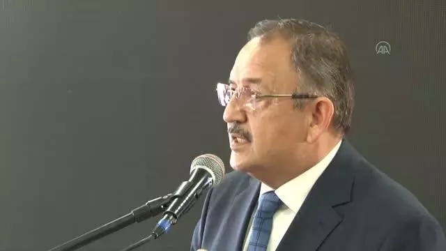 AK Partili Özhaseki: '(CHP) Bir tarafını İYİ Parti'ye yaslıyor, bir tarafını HDP'ye yaslıyor' AK Partili Özhaseki: '(CHP) Bir tarafını İYİ Parti'ye yaslıyor, bir tarafını HDP'ye yaslıyor'