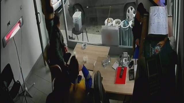 Akaryakıtta vergi kaçakçılarına yönelik 'Silici' operasyonunda yeni görüntüler ortaya çıktı Akaryakıtta vergi kaçakçılarına yönelik 'Silici' operasyonunda yeni görüntüler ortaya çıktı