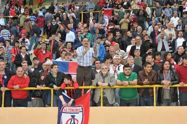 Altınordu'nun amigo başkanı İlyas Gönen Altınordu'nun amigo başkanı İlyas Gönen