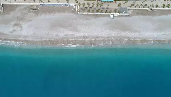 Antalya'da kısıtlama sonrası sahil keyfi Antalya'da kısıtlama sonrası sahil keyfi