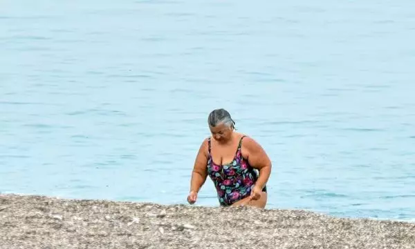 Antalya'da kısıtlama sonrası sahil keyfi Antalya'da kısıtlama sonrası sahil keyfi