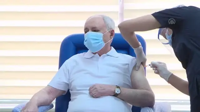 Azerbaycan'da Kovid-19'a karşı aşılama başladı Azerbaycan'da Kovid-19'a karşı aşılama başladı