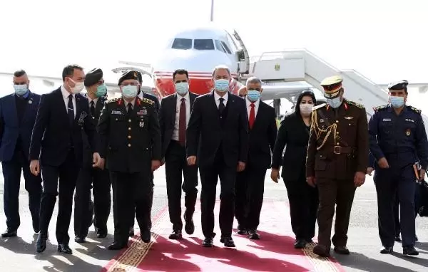 Bakan Akar'dan sürpriz Irak ziyareti Bakan Akar'dan sürpriz Irak ziyareti