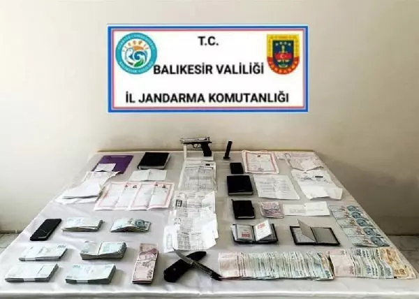Balıkesir'de jandarmadan tefeci operasyonu Balıkesir'de jandarmadan tefeci operasyonu