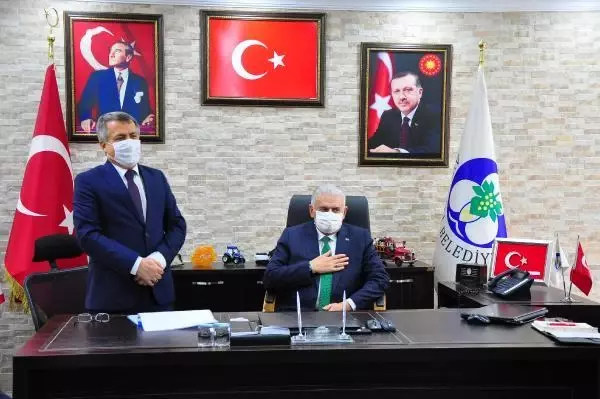 Binali Yıldırım, Manisa Valisi Karadeniz'i ziyaret etti (2) Binali Yıldırım, Manisa Valisi Karadeniz'i ziyaret etti (2)