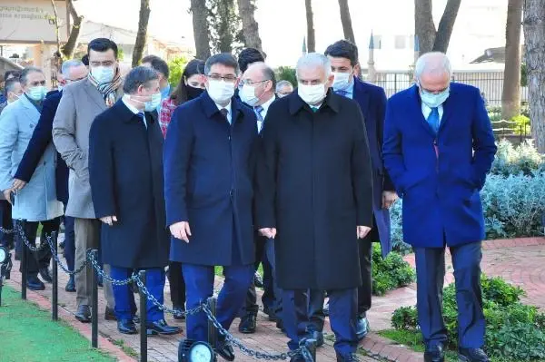 Binali Yıldırım, Manisa Valisi Karadeniz'i ziyaret etti (2) Binali Yıldırım, Manisa Valisi Karadeniz'i ziyaret etti (2)