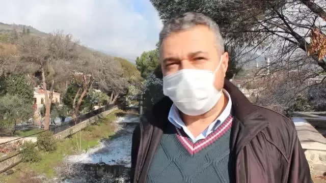 Birgi'ye 10 yıl sonra kar yağdı Birgi'ye 10 yıl sonra kar yağdı