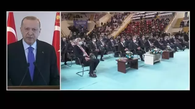 Cumhurbaşkanı Erdoğan: 'Biz hep yüzü geleceğe dönük bir parti olduk. Bu şekilde de hareket etmeyi sürdüreceğiz' Cumhurbaşkanı Erdoğan: 'Biz hep yüzü geleceğe dönük bir parti olduk. Bu şekilde de hareket etmeyi sürdüreceğiz'