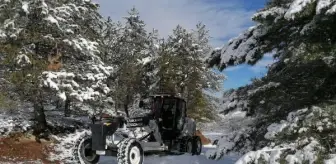 Elazığ'da 94 köy yolu, kar nedeniyle ulaşıma kapandı