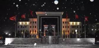 Elazığ'da kar yağışı yaşamı olumsuz etkiledi