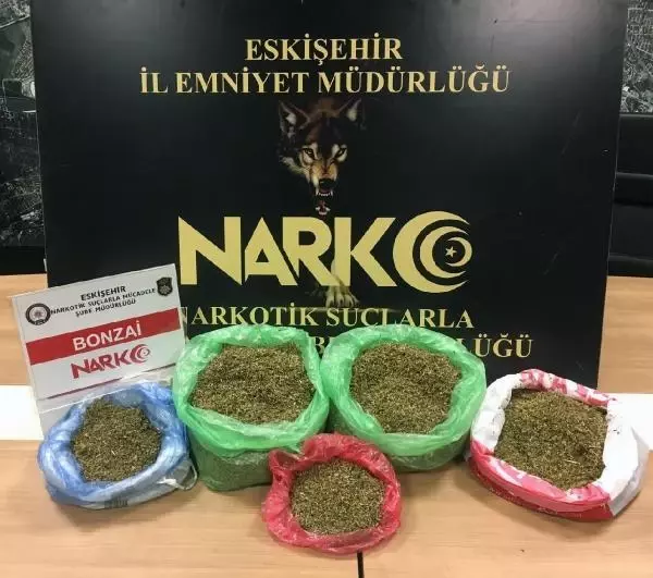 Eskişehir'de uyuşturucu operasyonuna 6 tutuklama Eskişehir'de uyuşturucu operasyonuna 6 tutuklama