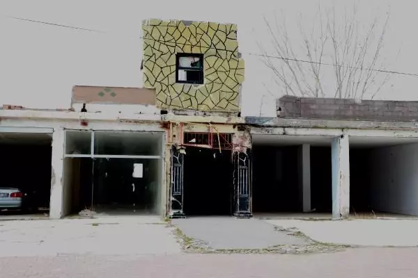 Esnafın daha önce günlük 3 bin dolar kazandığı mahallede, iş yerleri kapandı Esnafın daha önce günlük 3 bin dolar kazandığı mahallede, iş yerleri kapandı