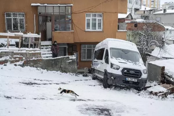 Son dakika... Eyüpsultan ve Gaziosmanpaşa'da kar kazaları Son dakika... Eyüpsultan ve Gaziosmanpaşa'da kar kazaları