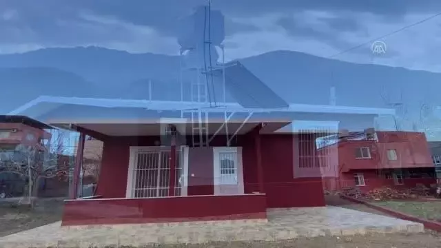 Fırtına mağduru aileye yeni ev yapıldı Fırtına mağduru aileye yeni ev yapıldı