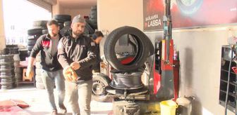 İstanbul'da kar yağdı, lastikçiler doldu taştı
