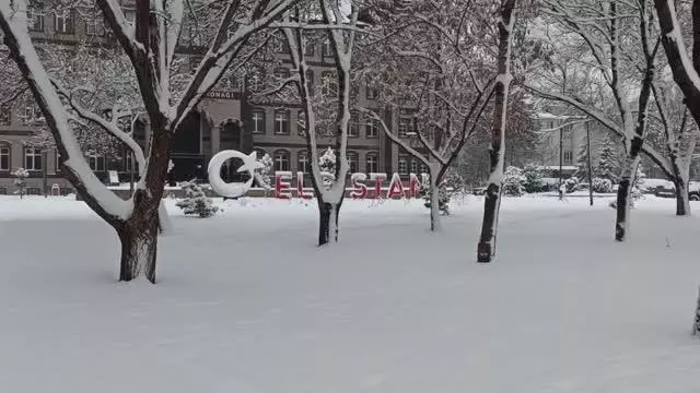 KAHRAMANMARAŞ - Kar yağışı etkili oldu (3) KAHRAMANMARAŞ - Kar yağışı etkili oldu (3)